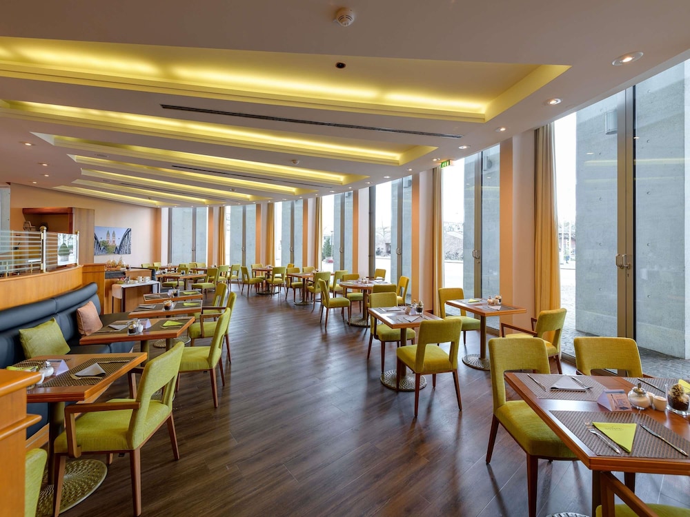 Novotel Freiburg am Konzerthaus 64/77