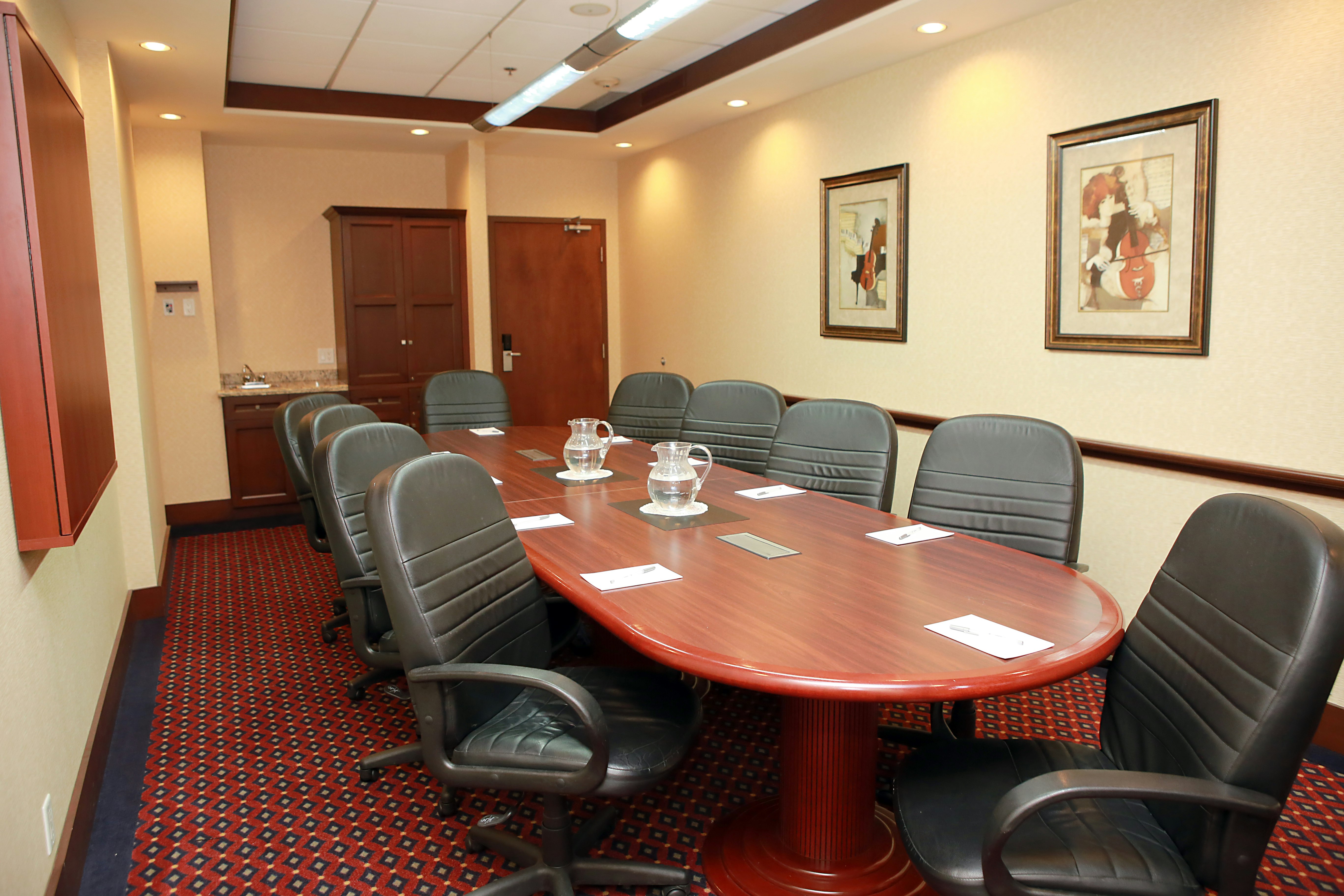 Hampton Inn and Suites by Hilton Laval 65/71