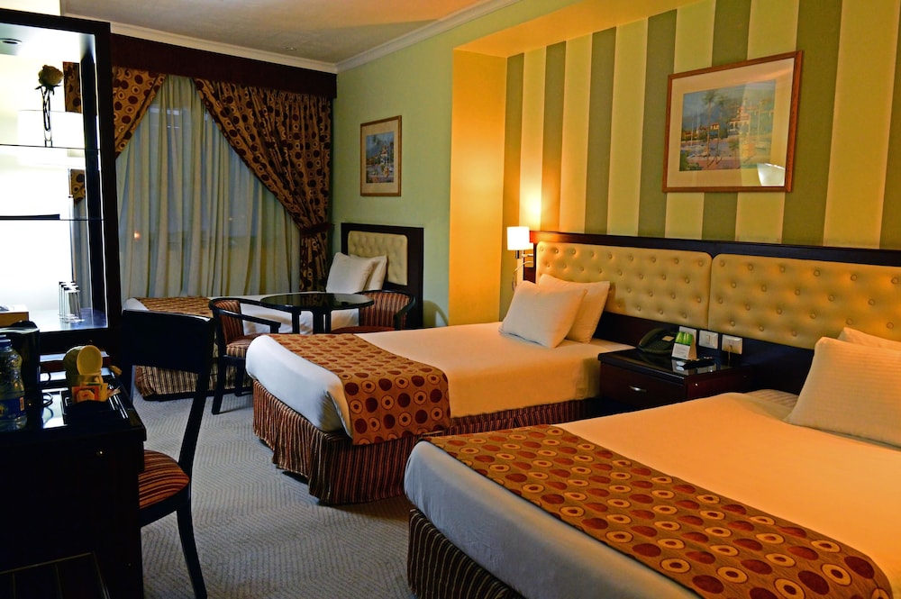 LARSA HOTEL 17/48