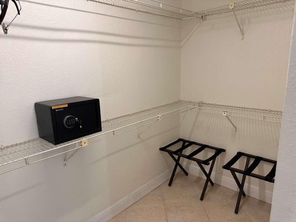 Port St Lucie 3BD -2B 24/32