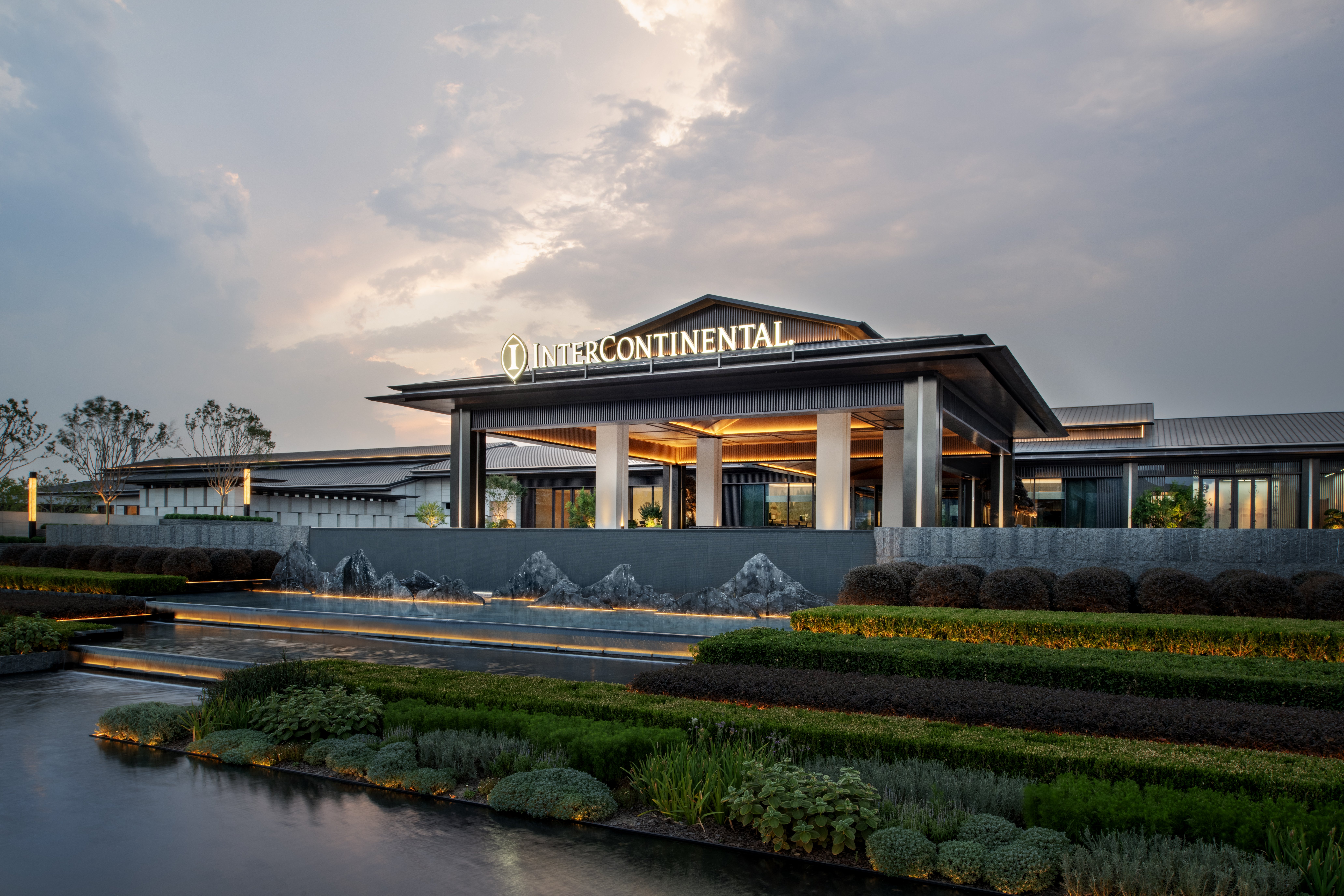 Intercontinental Xiangyang 5/50