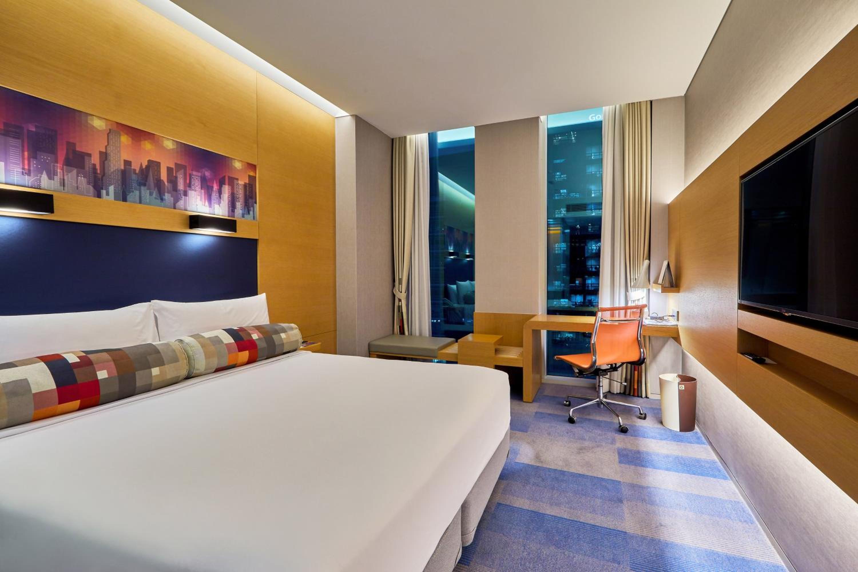 Hollywood, Urban, Chic, Guest Room, King Bed, City View، Aloft Gangnam Seoul 2/7