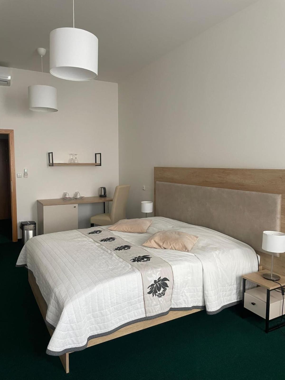 Sareza Hotel 48/48