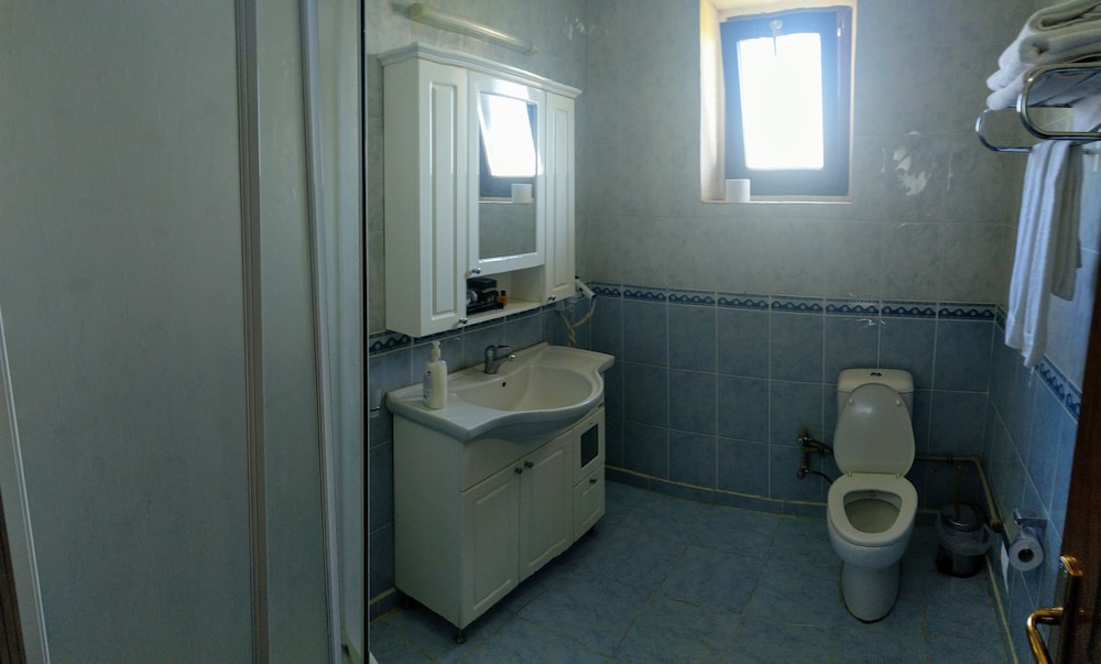 Turabdin Hotel 54/56