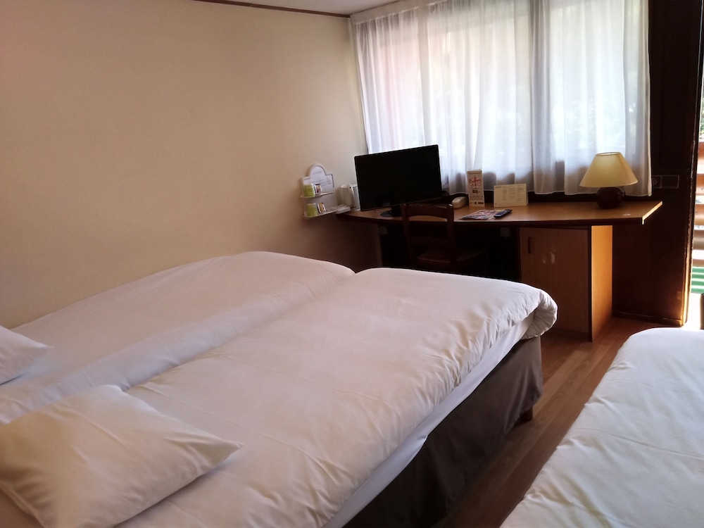Kyriad Direct Marseille Ouest Martigues 18/55