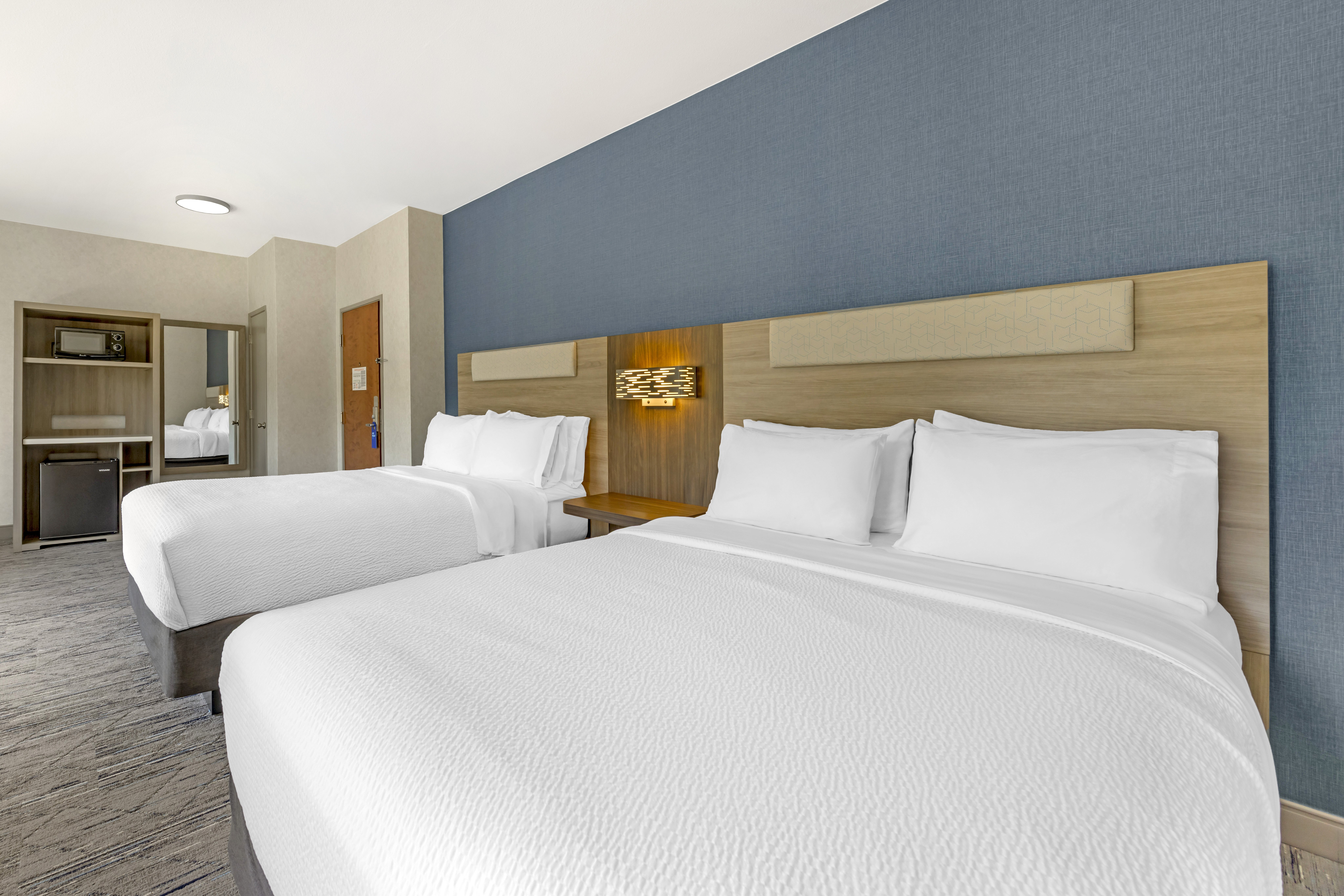 Holiday Inn Express Hotel Suites Astoria 36/69