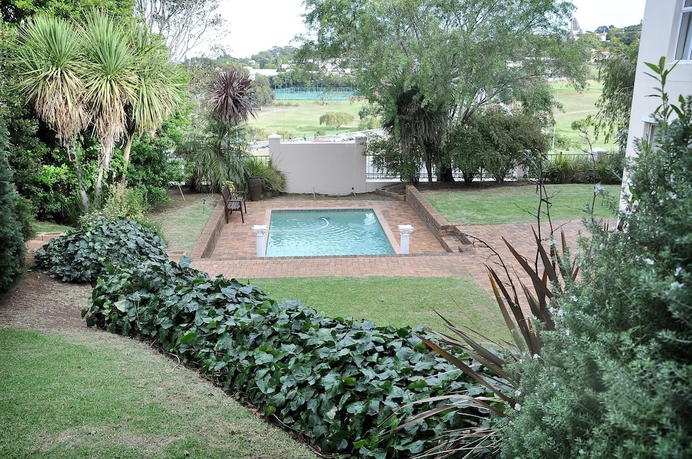 Bell Rosen Guesthouse 7/68
