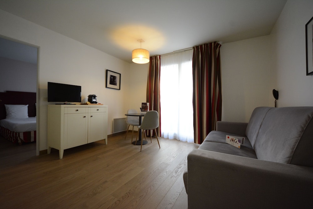 Cerise Paris Chatou 35/50