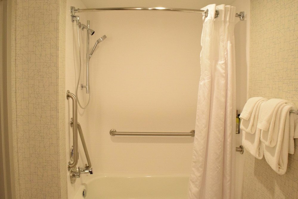 Holiday Inn Express & Suites Rochester Webster, an IHG Hotel 49/50