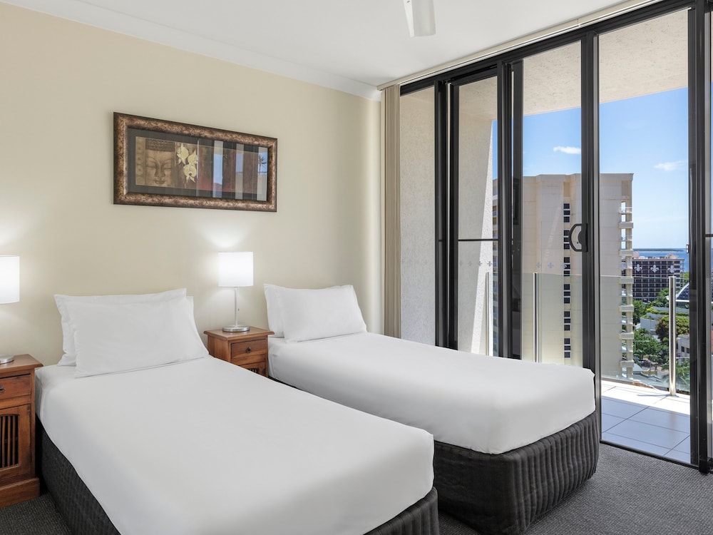2 BEDROOMS, APARTMENT, WATER VIEW