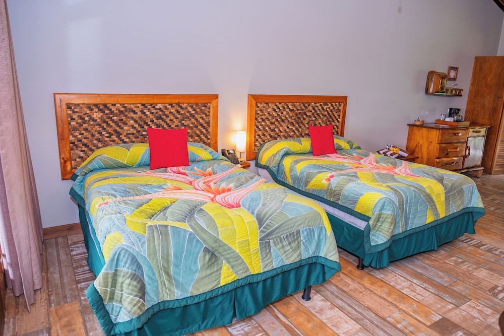 Lost Iguana Resort and Spa 24/71