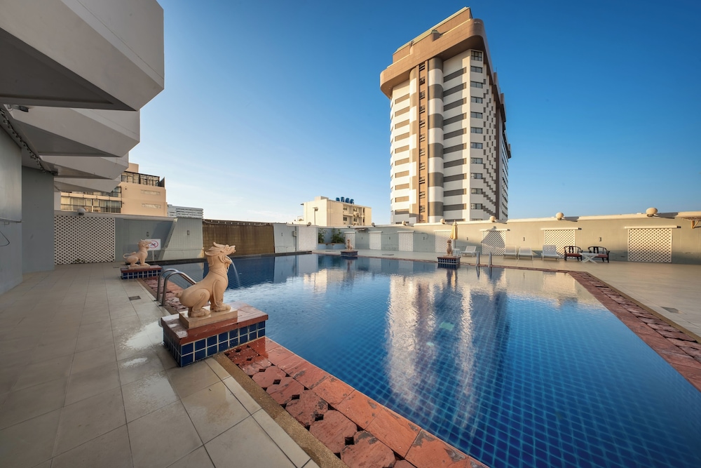 Jomtien Palm Beach Hotel and Resort 19/49