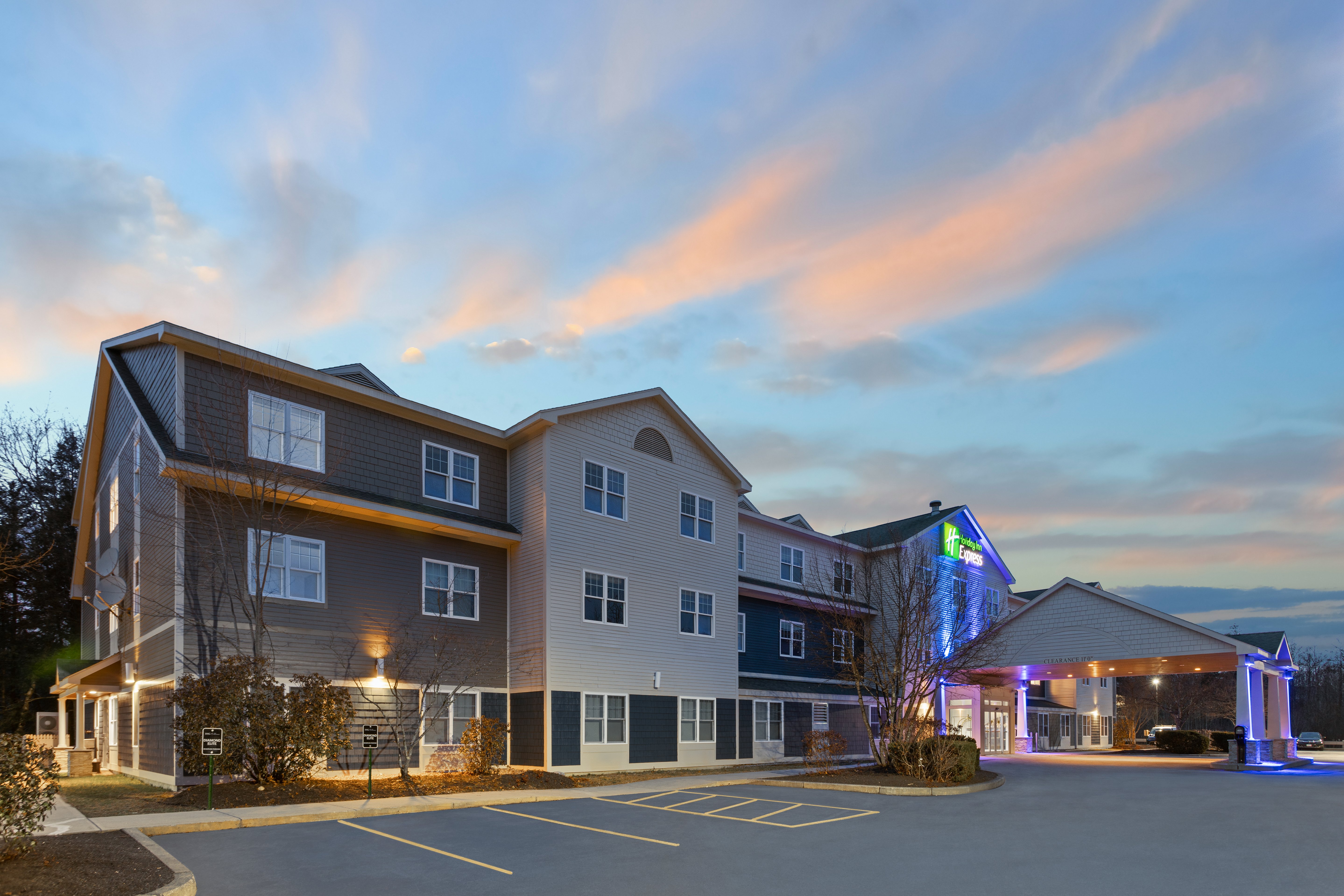 Holiday Inn Express Hotel Suites Freeport 5/43