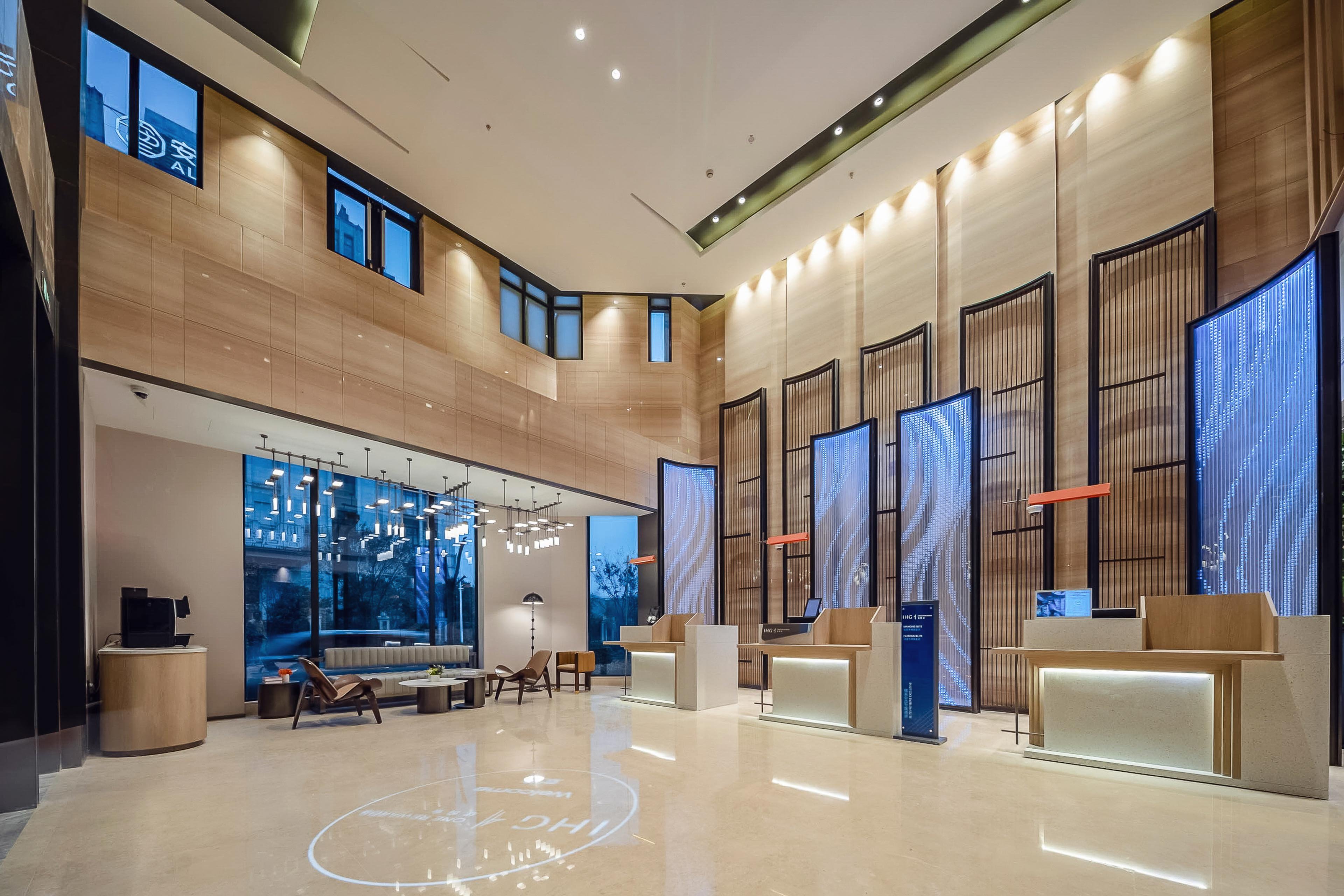 Holiday Inn Express Shanghai Hongqiao NECC 15/50