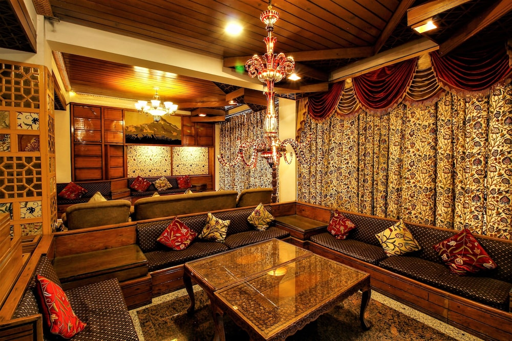 Welcome Hotel At Srinagar 19/50