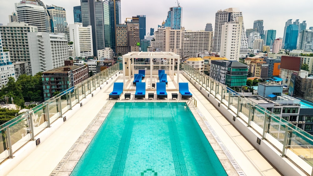 Radisson Hotel Chateau de Bangkok 43/48