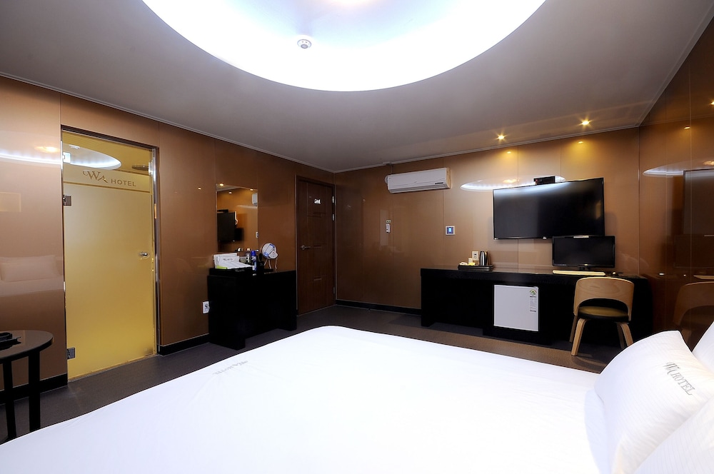Wa Hotel Nampo 10/64