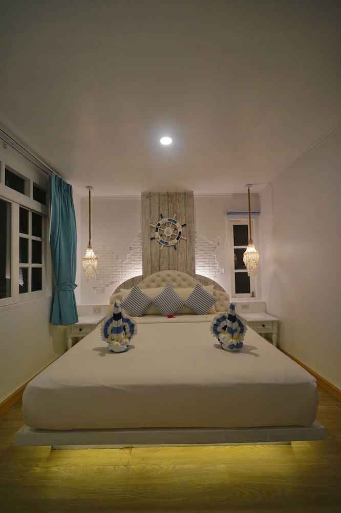 DD Hut Koh Tao 17/50