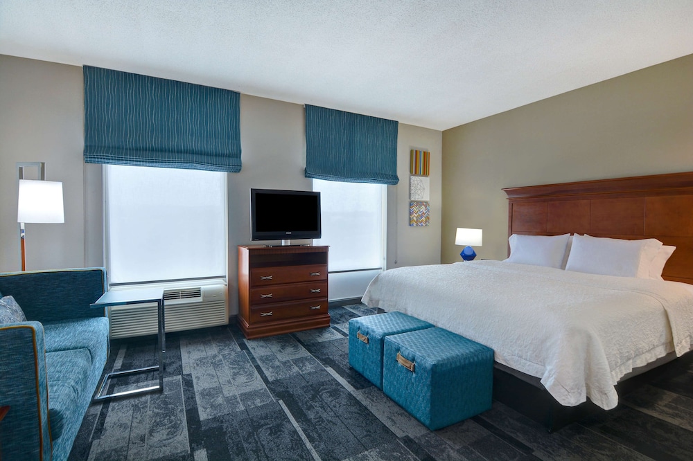 Studio, King Bed