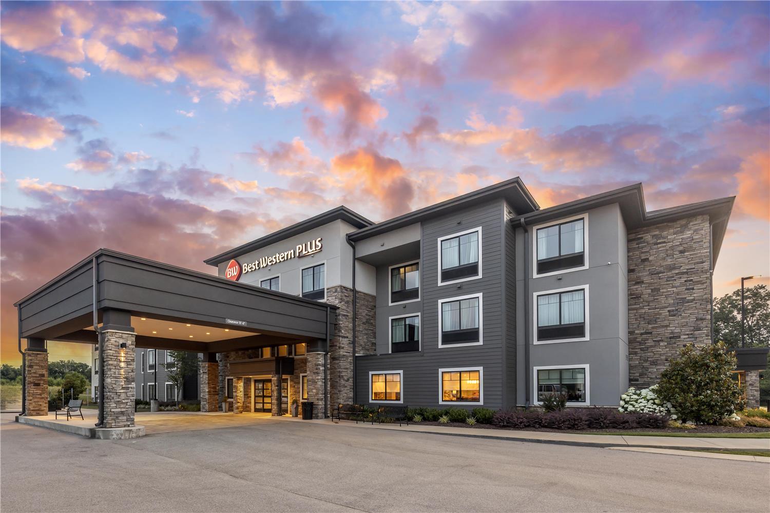 Best Western Plus Lawrenceburg 1/10
