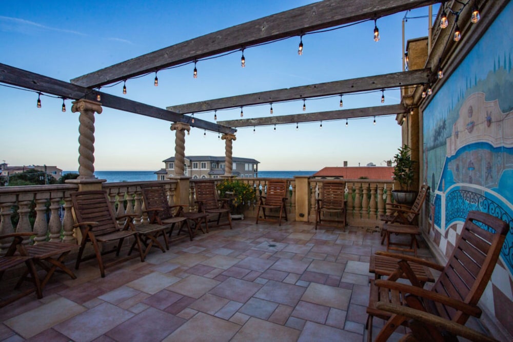 Ocean Lodge 12/41