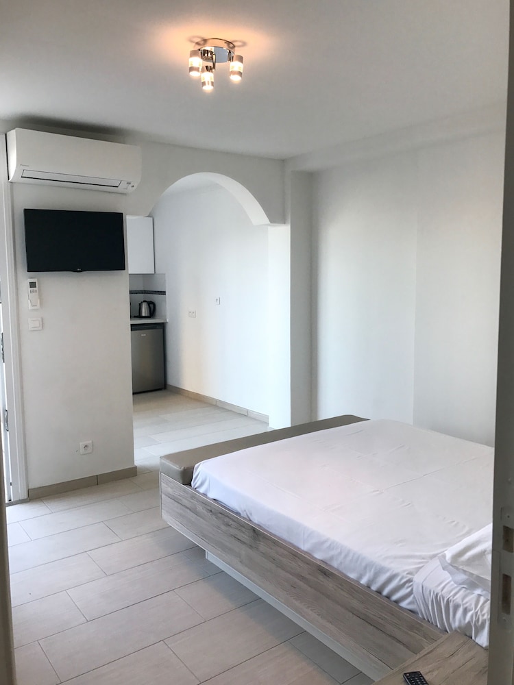 Hôtel Reine D'Azur 14/50