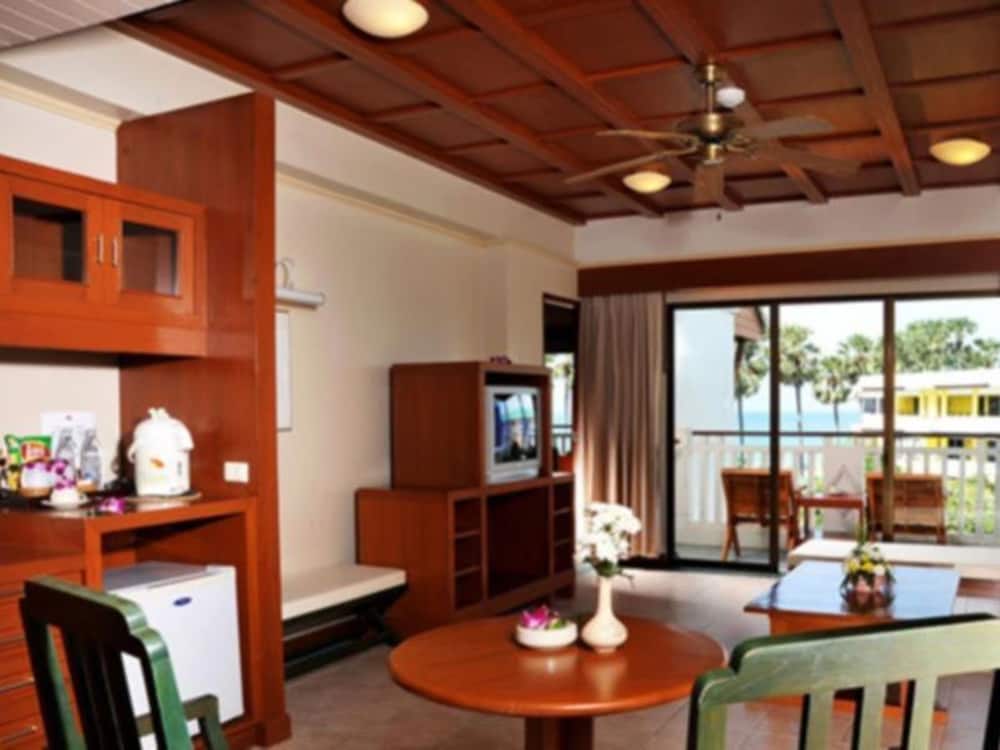 Karon Princess Hotel 32/52