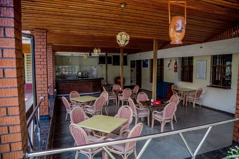 Kilimanjaro Crane Hotel 28/45