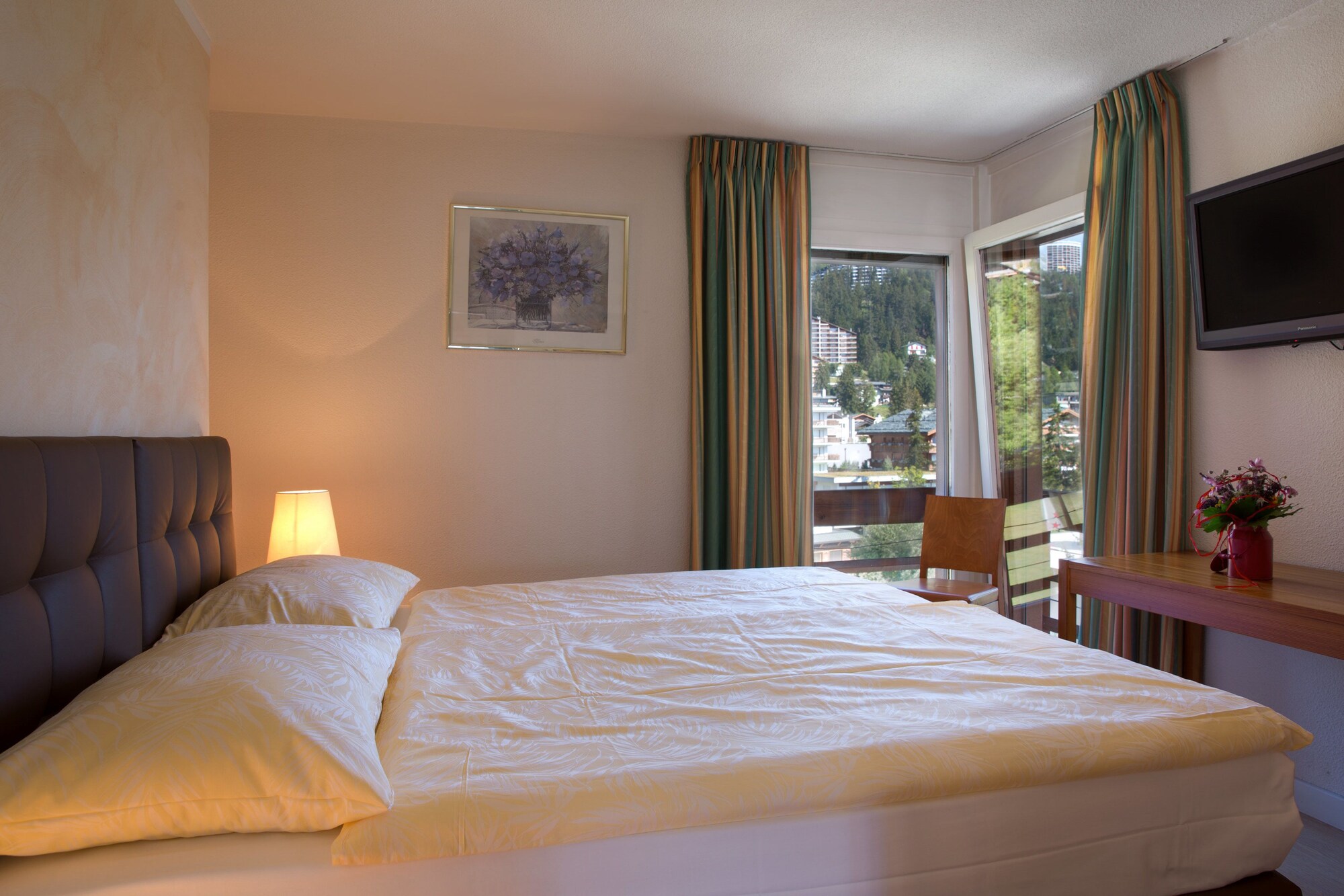 2 Bedrooms, Suite, 4 Beds, Queen Murphy Bed