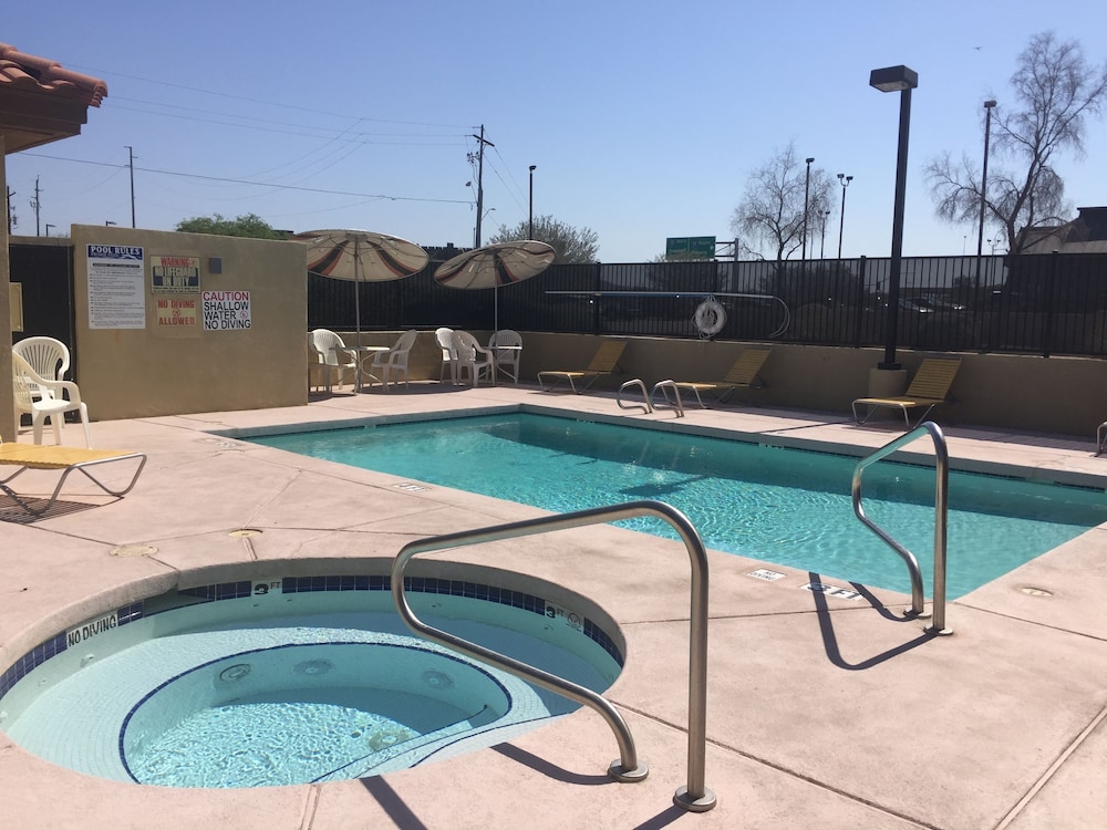 Days Inn By Wyndham Phoenix North 31/51