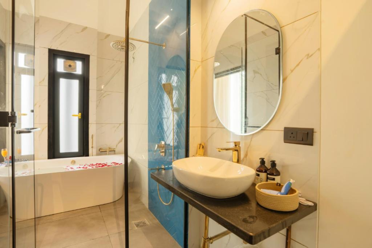 ELIVAAS Purosol 3BHK Pool Villa close to Ozran Beach 18/21