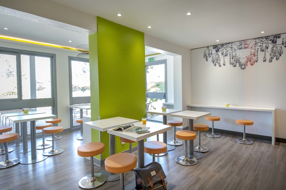 Ibis Budget Frejus Capitou A8 54/61