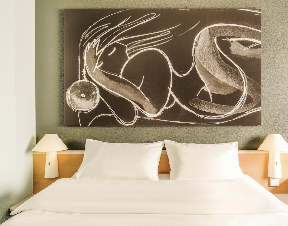 IBIS MONTELIMAR NORD 56/69