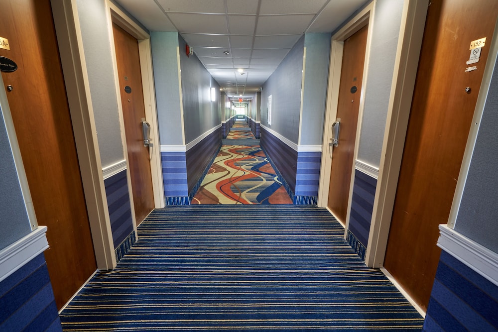Riverview Inn & Suites 56/69