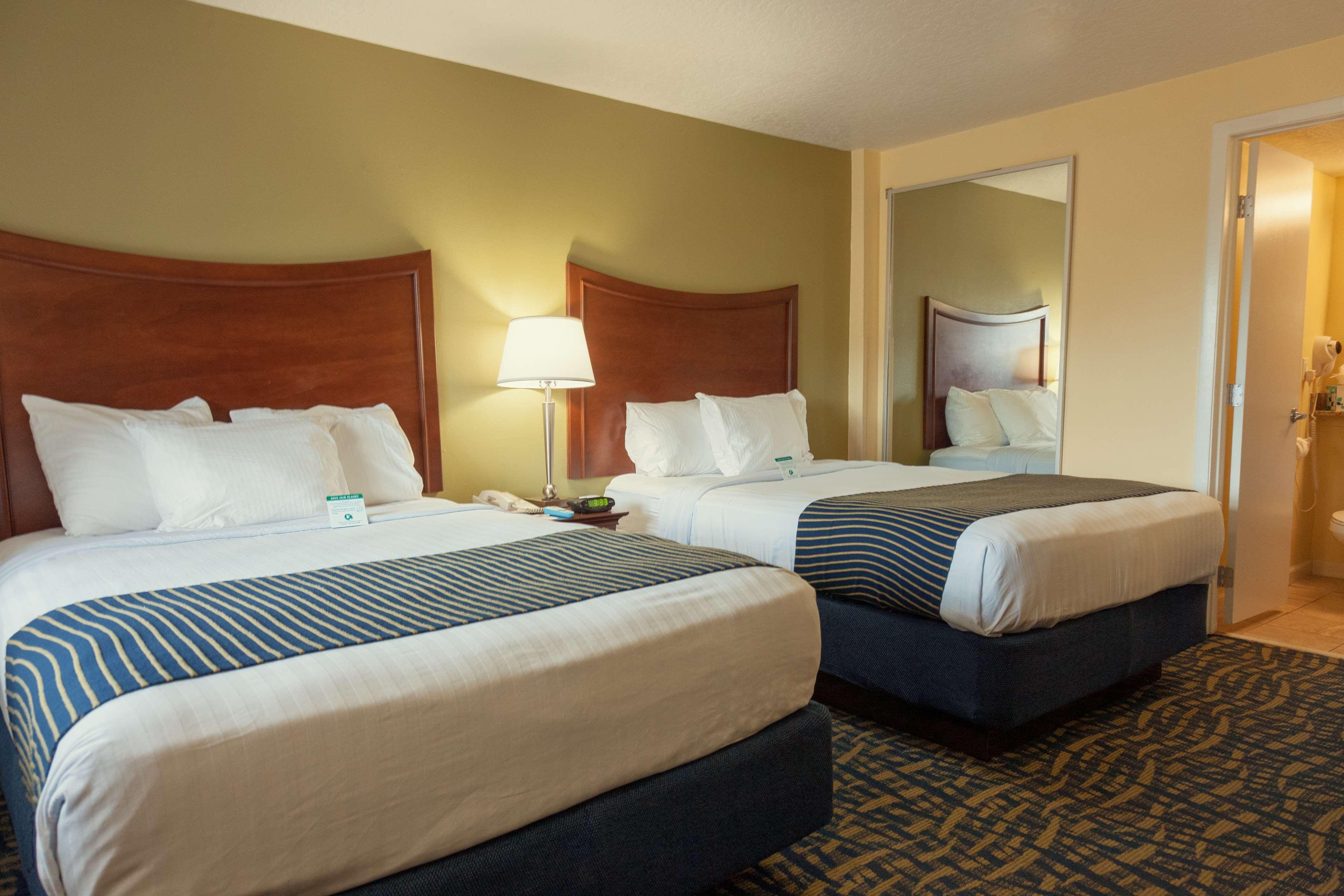 غرفة بسريرين كوين، Best Western Cocoa Beach Hotel and Suites 4/10