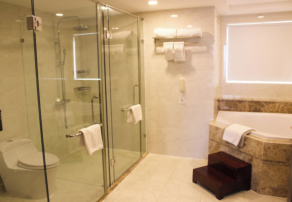 Suite, 2 King Beds, River View, TTC Hotel - Can Tho 3/3