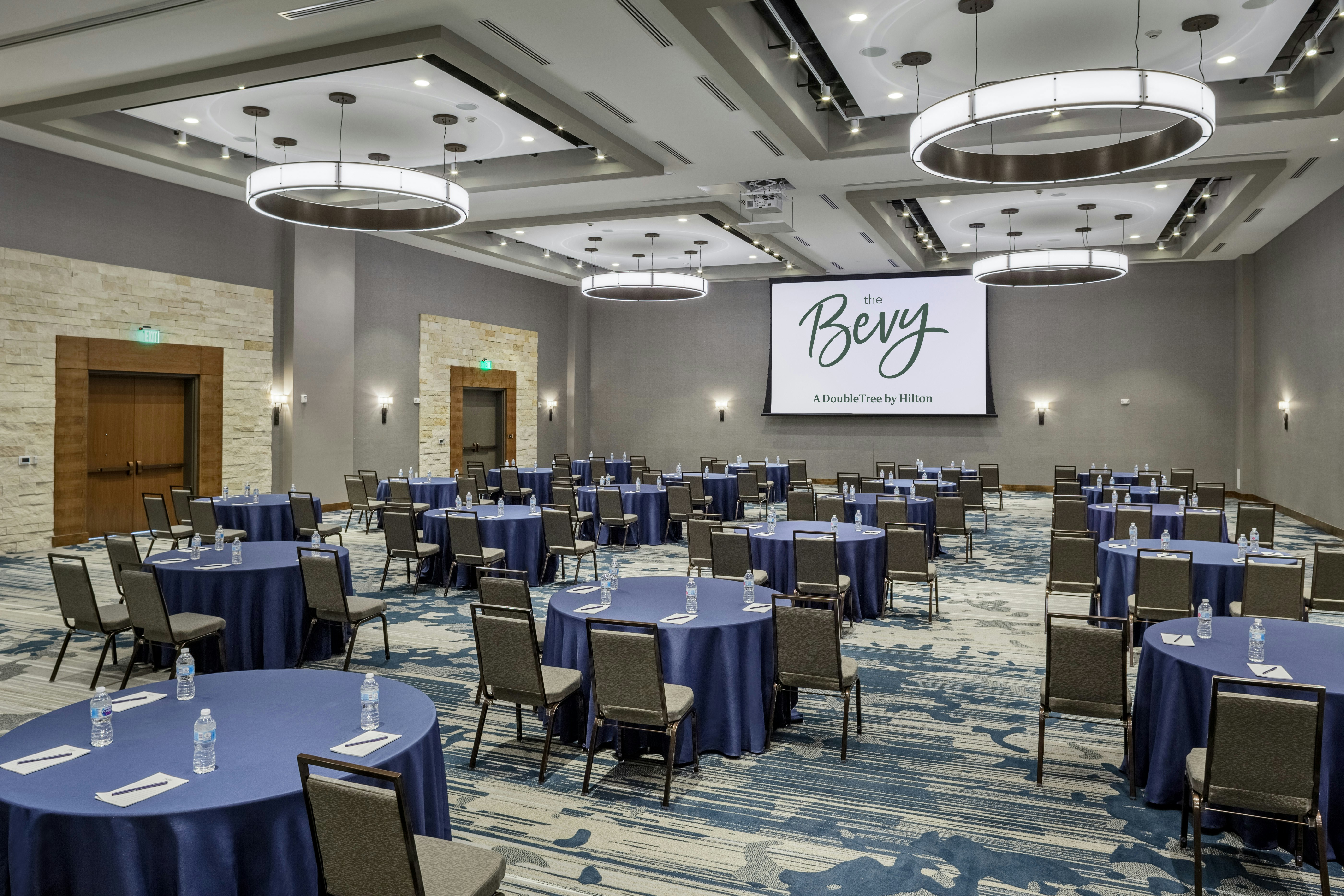 The Bevy Hotel Boerne A Doubletree By Hilton 36/46