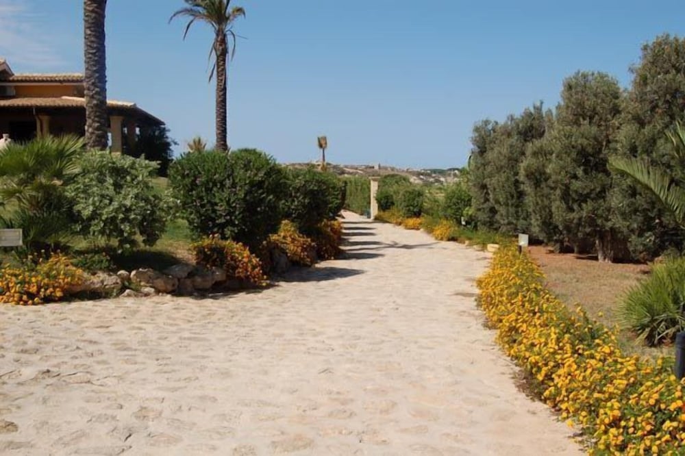 Villa Carlo Resort 50/59