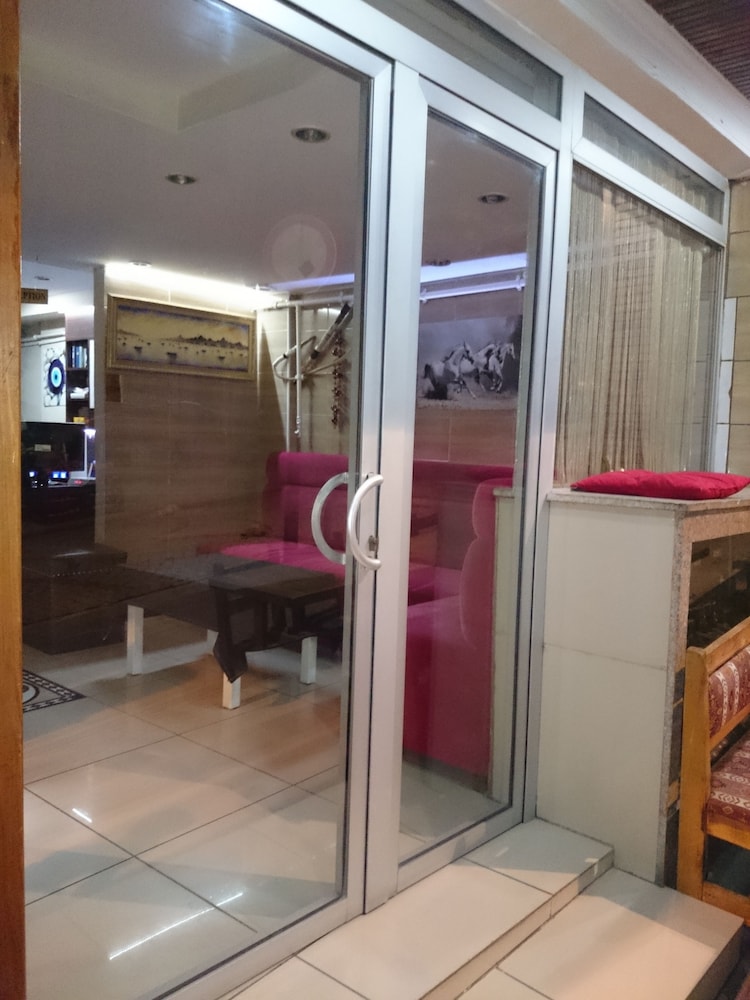 Yasmin Hotel 31/48
