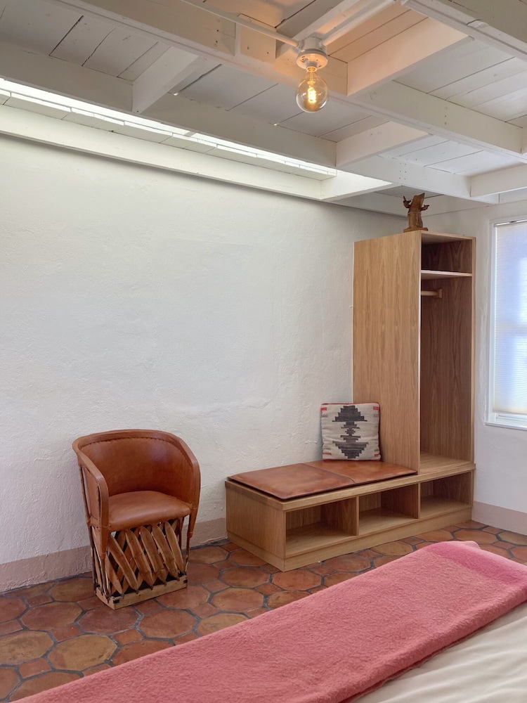 El Paradero Bed & Breakfast Inn 63/79