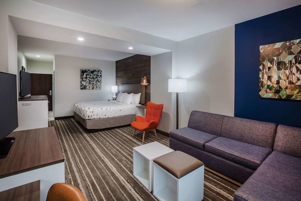 La Quinta Inn Suites By Wyndham Owasso 29/44