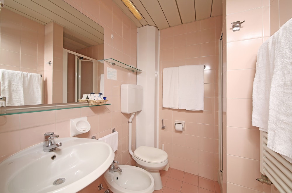 Bike Hotel La Perla 46/48