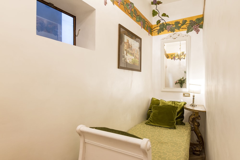 RESIDENZA RUSPOLI BONAPARTE 36/50