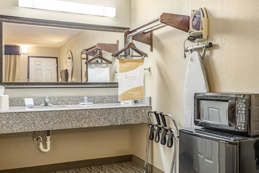 Surestay Hotel By Best Western Tupelo North 19/28