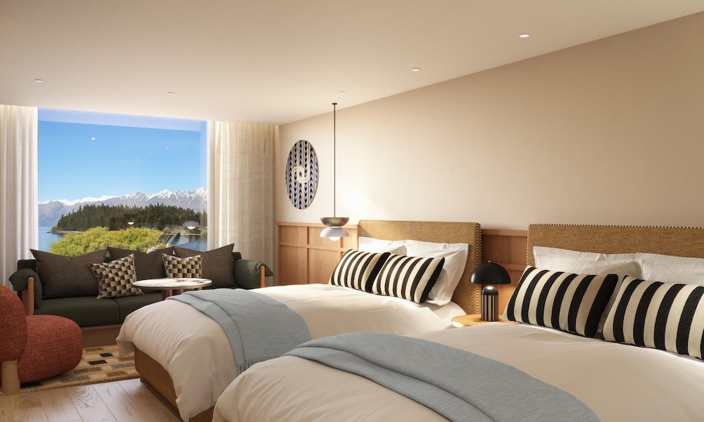 Qt, Deluxe, 2 Queen Beds, Lake View