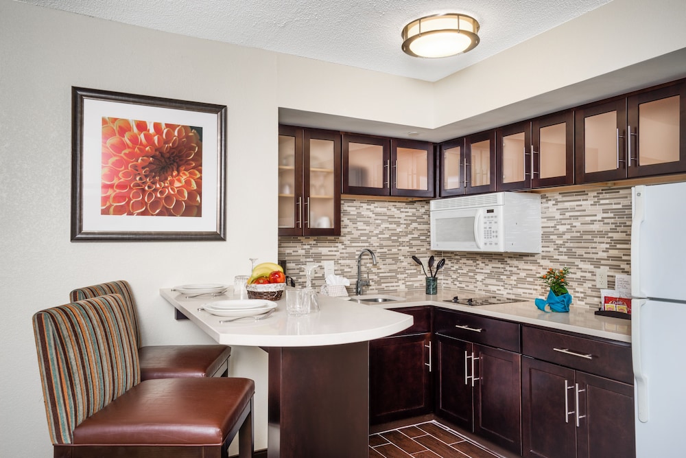 Staybridge Suites Wilmington Newark 33/44