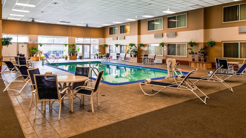 Rock Island Inn & Suites Marshalltown 39/55
