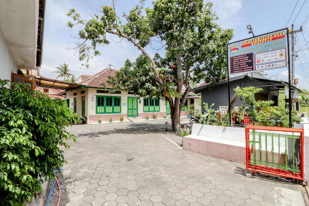 Bahagia Sederhana Home Stay - Hostel by ZUZU 6/50