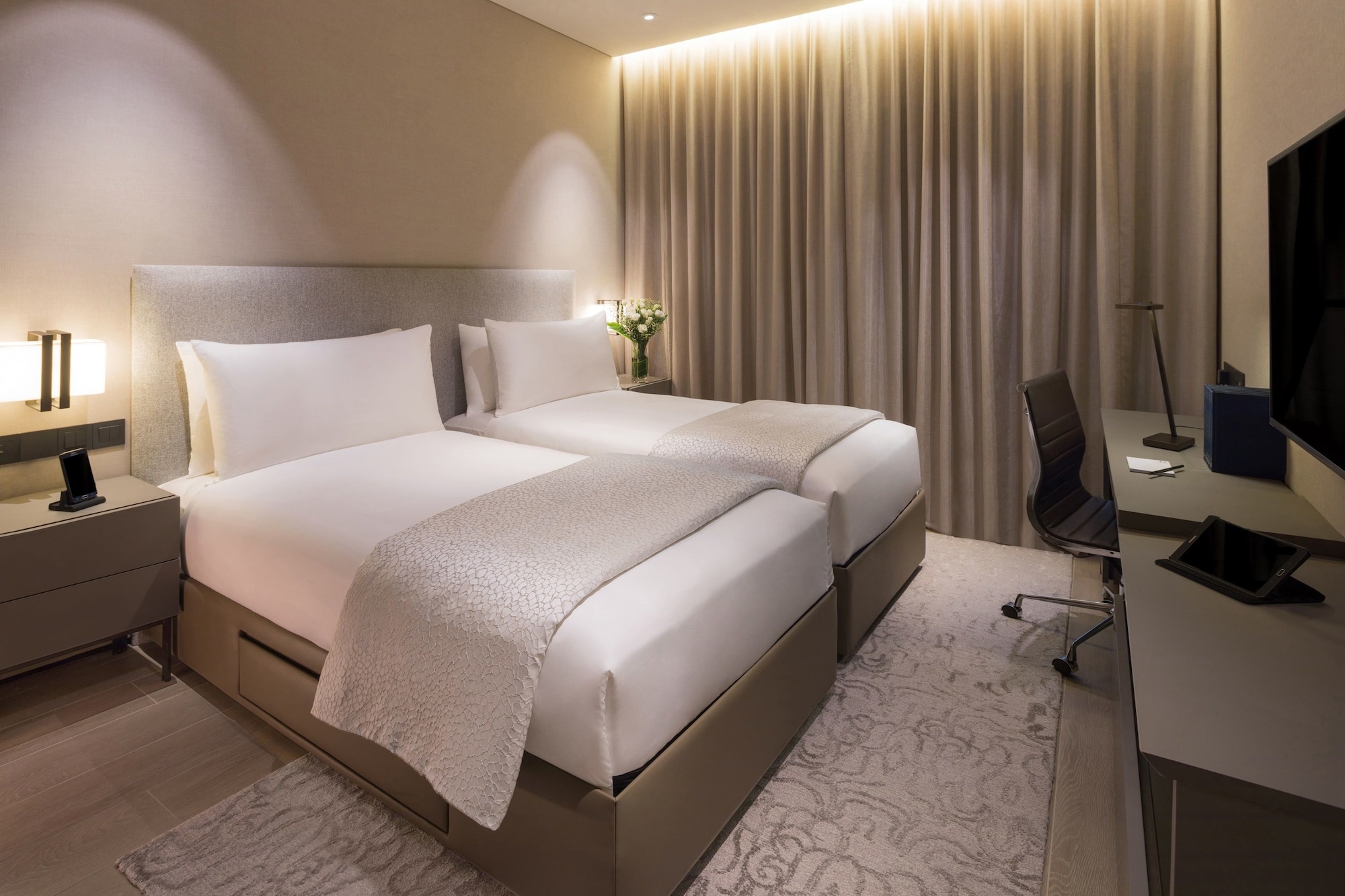 2 BEDROOMS, EXECUTIVE, SUITE
