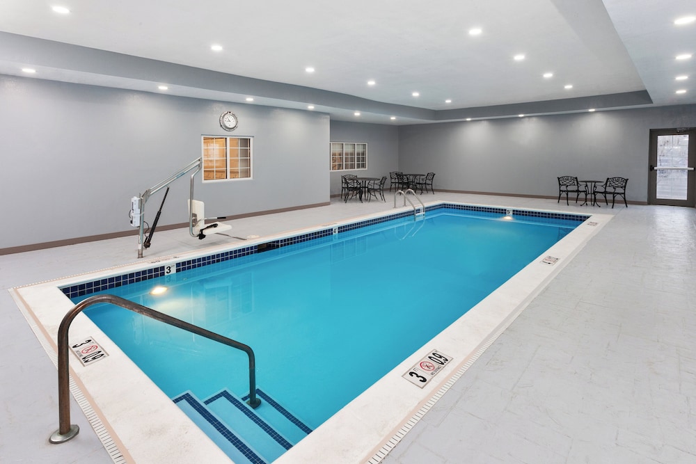 Candlewood Suites Louisville North 33/67